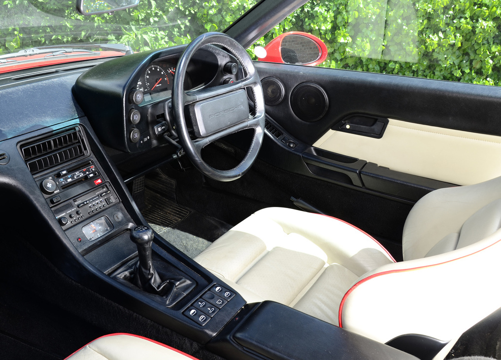 Porsche 928GT interior