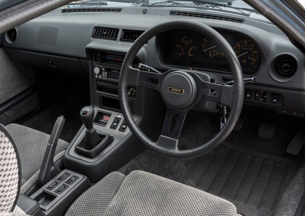 Mazda RX-7 interior