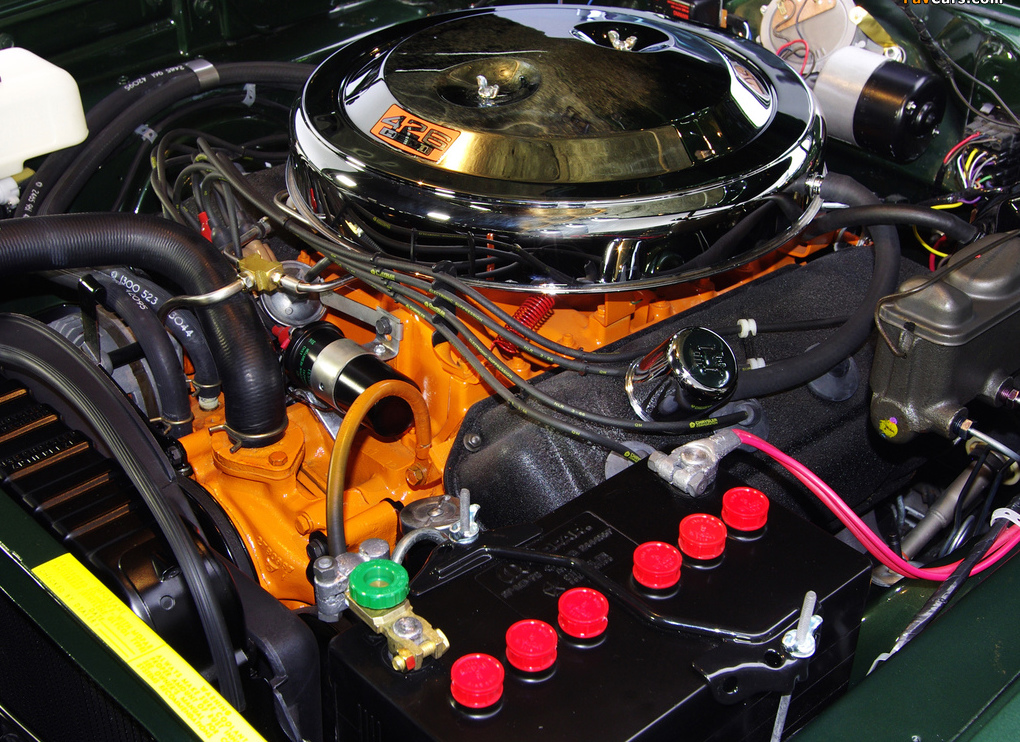 Dodge Charger 426 Hemi engine