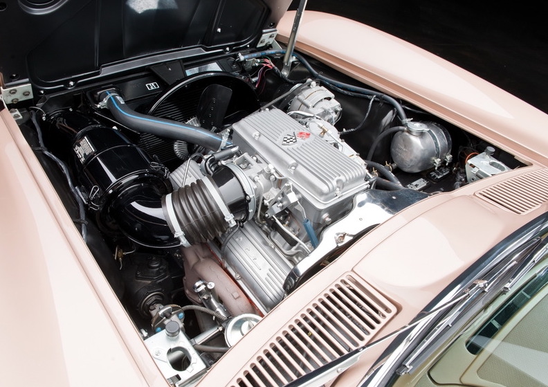 Corvette Sting Ray engine 1963