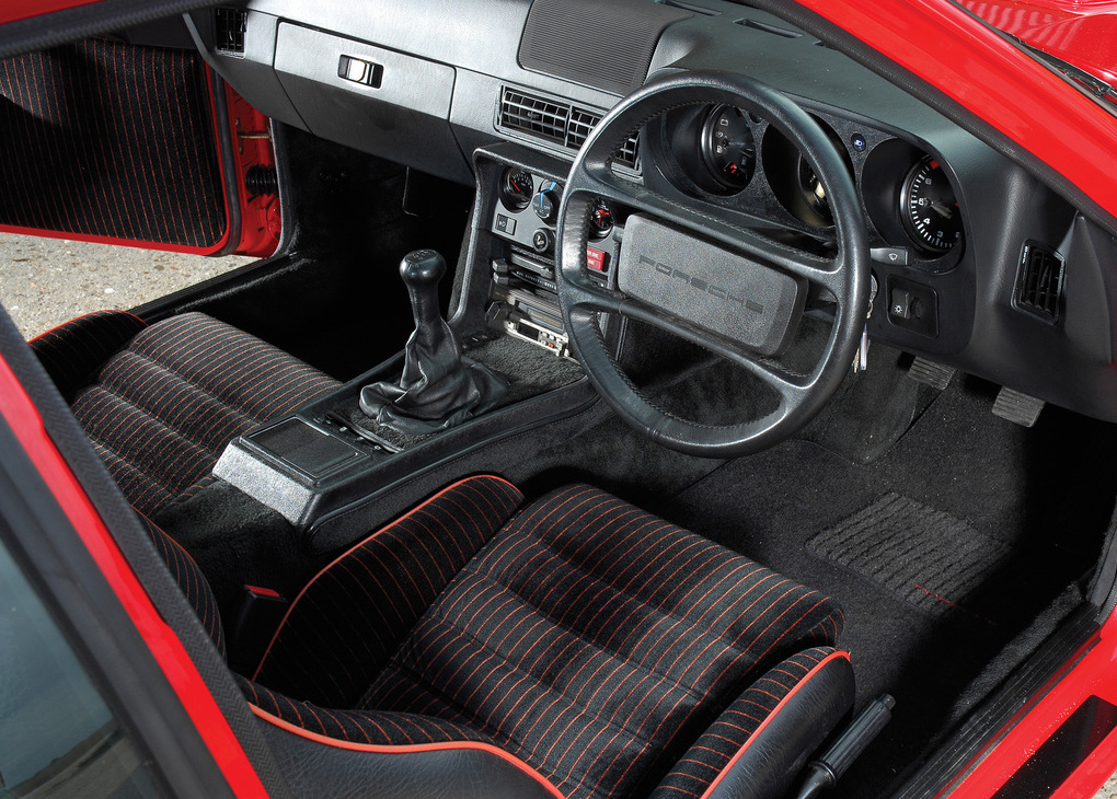 Porsche 924 Carrera GT interior