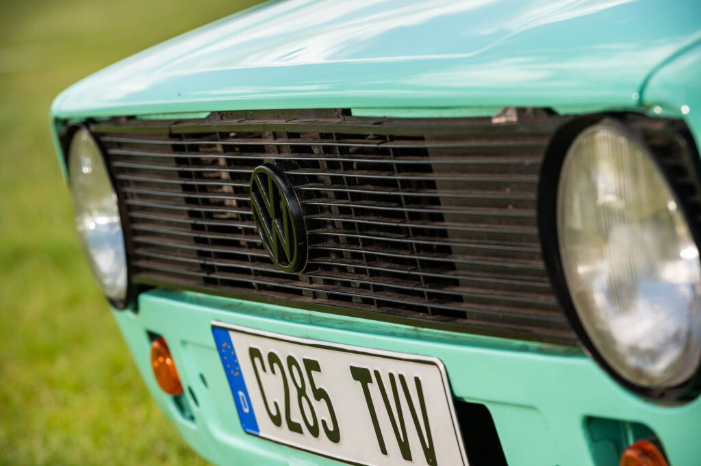 VW Caddy grille