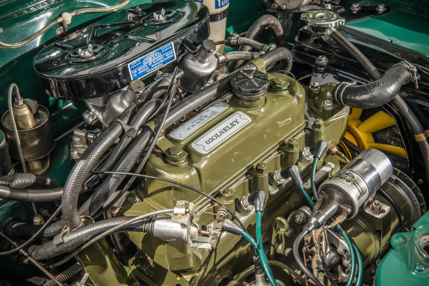 Wolseley 1100 engine close-up