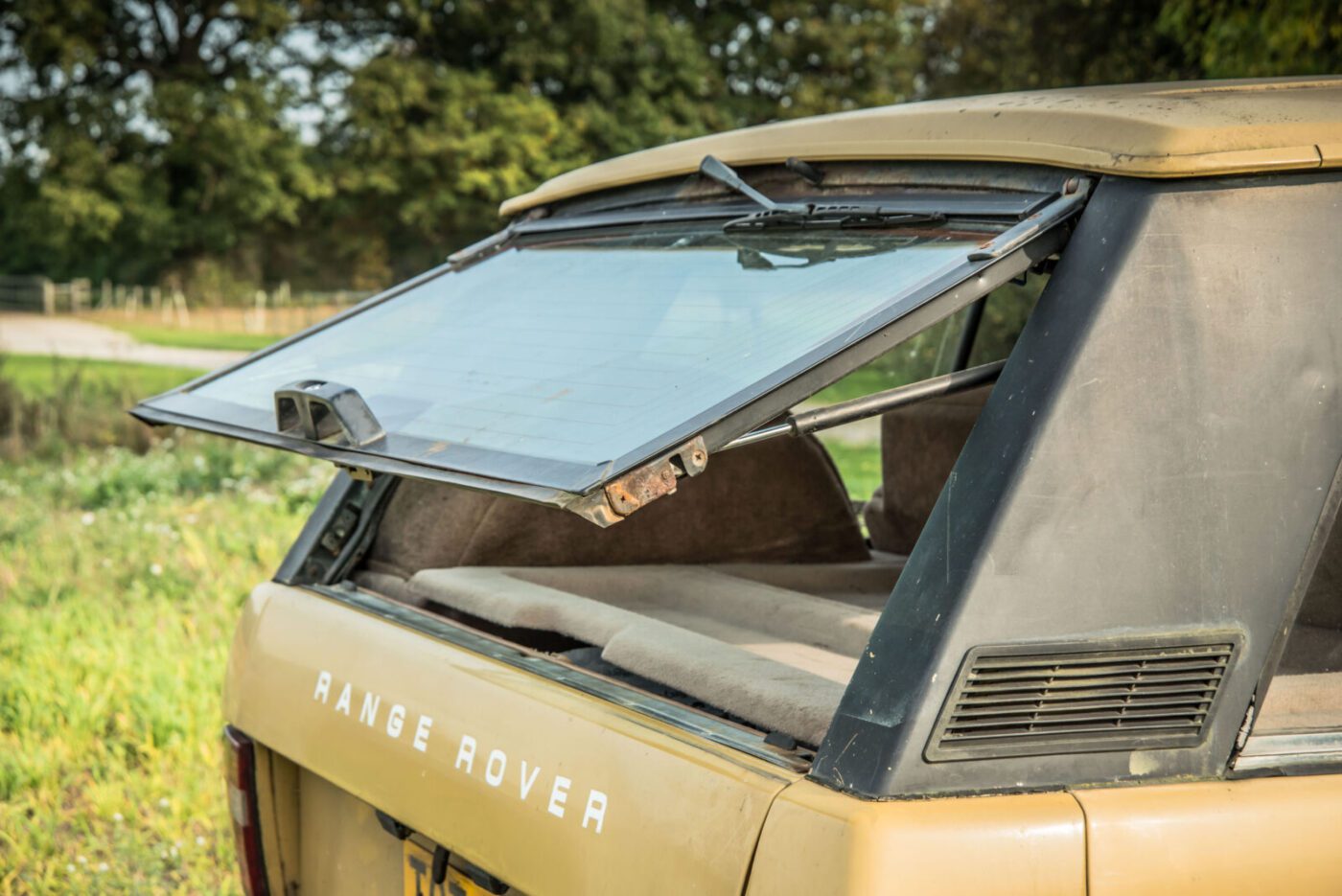 Range Rover 1971 rear hatch