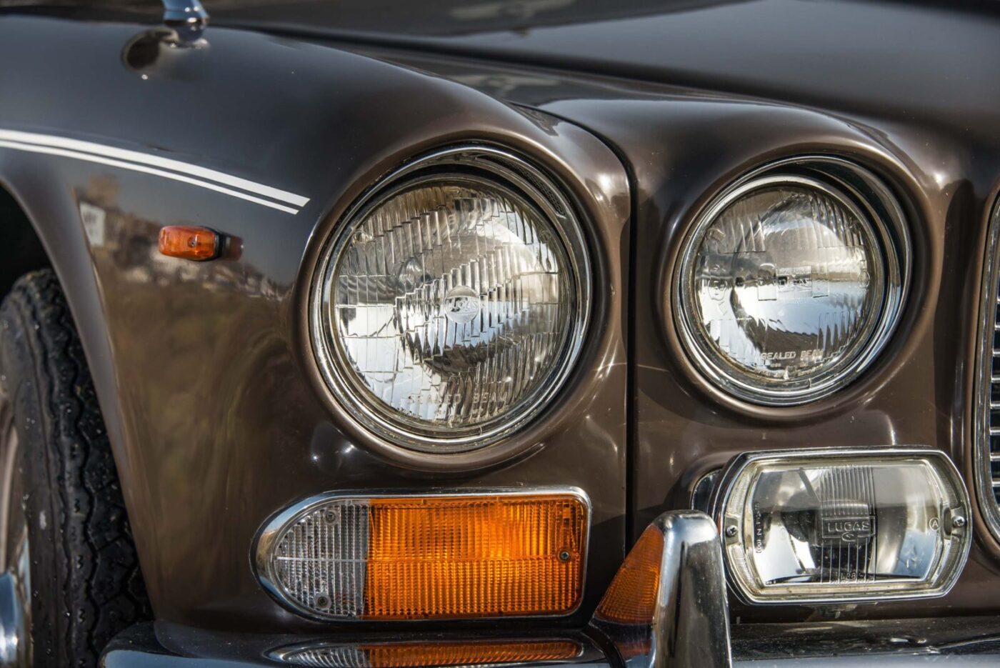Jaguar XJ6 headlight detail