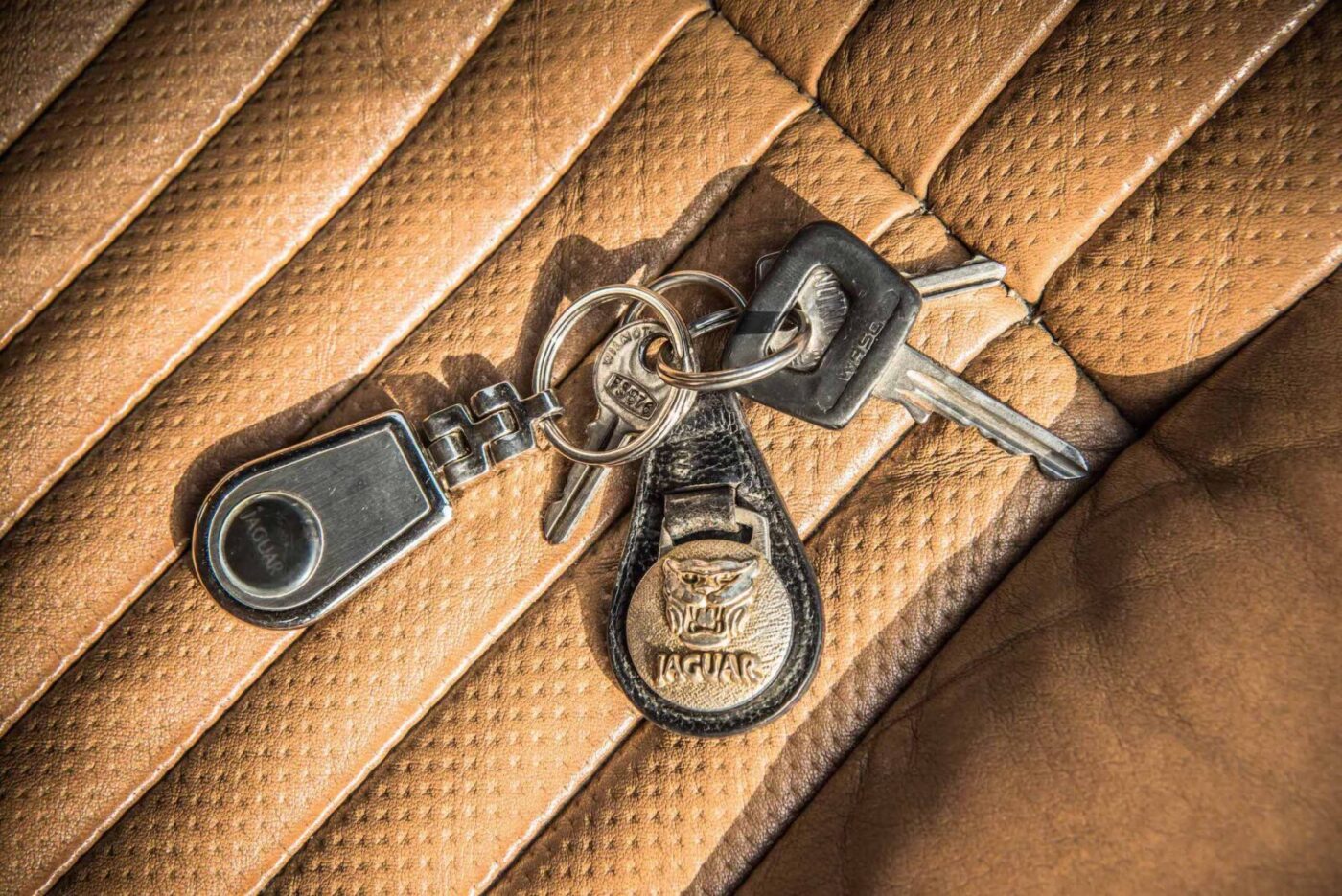 Jaguar XJ6 keys leather seat