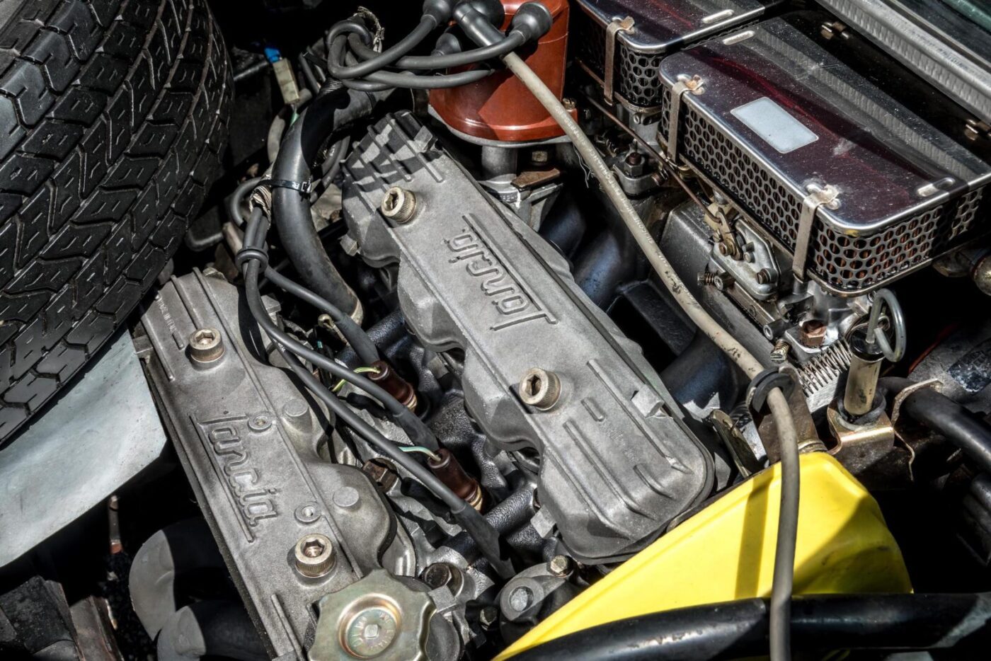 Lancia Montecarlo engine