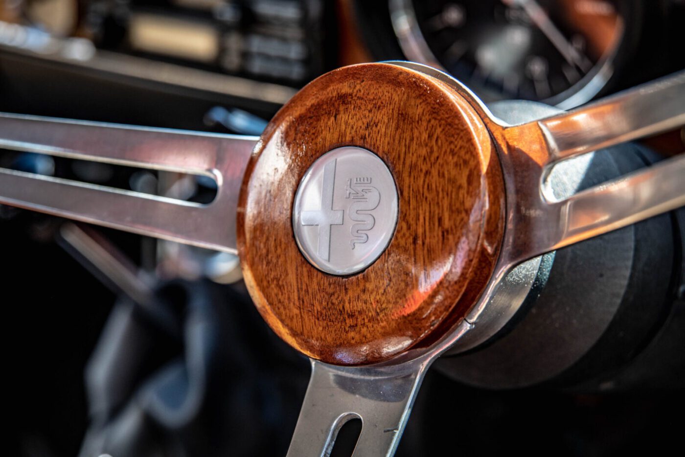 Alfa Romeo 1750 GTV steering wheel