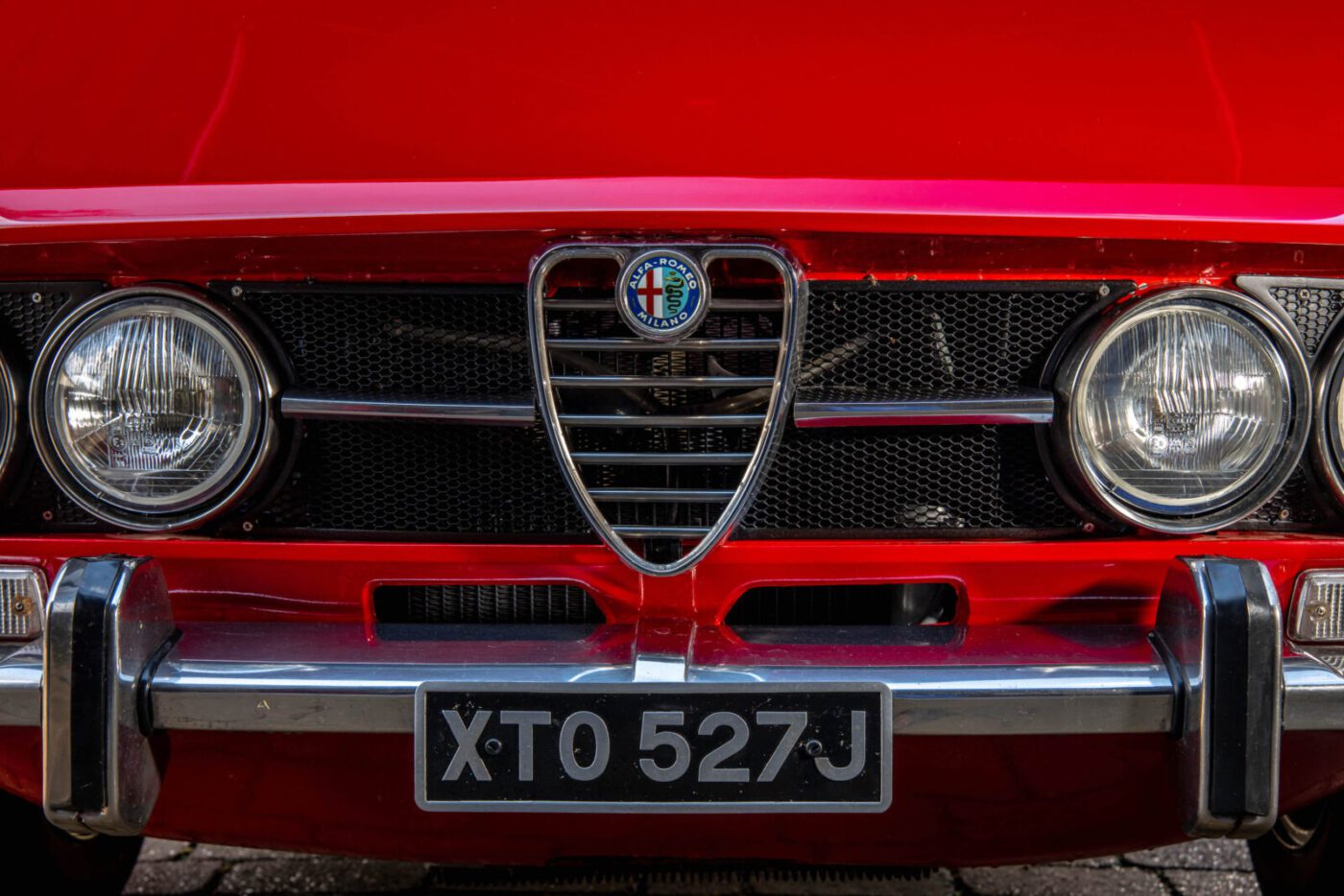 Alfa Romeo 1750 GTV front