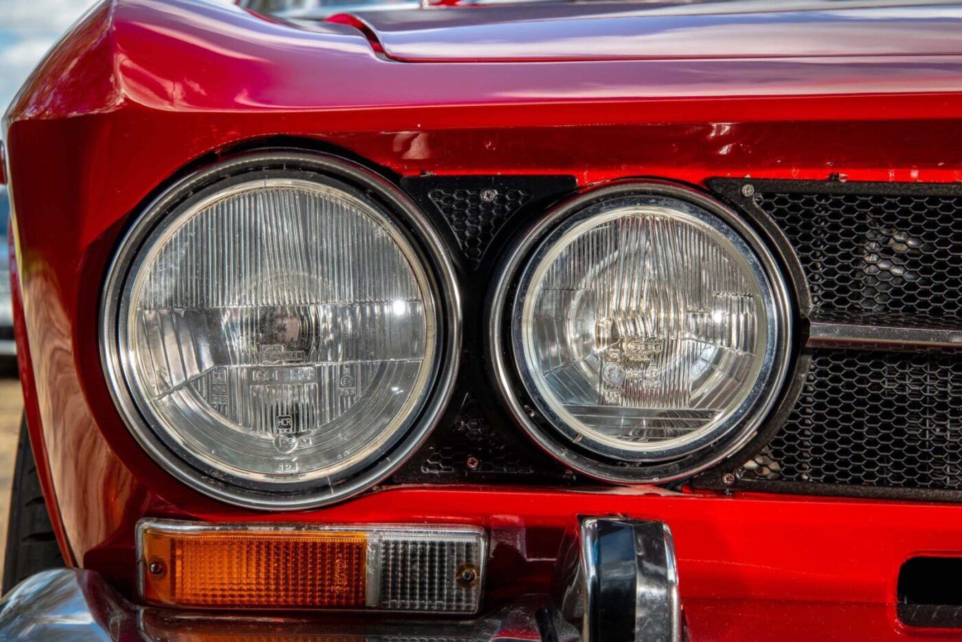 Alfa Romeo 1750 GTV headlamps