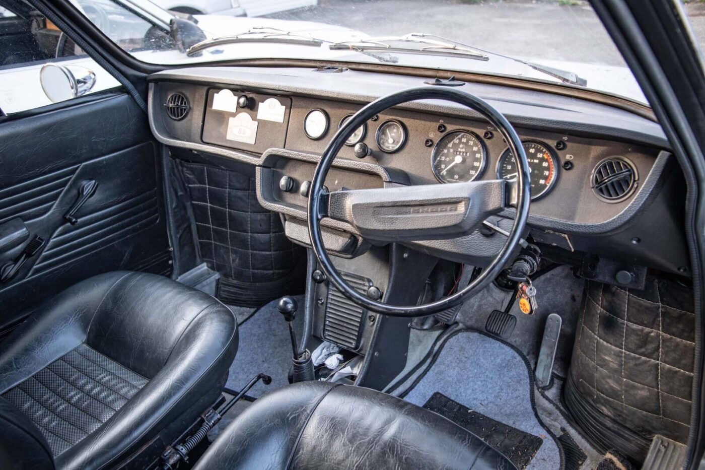 Skoda S110R interior