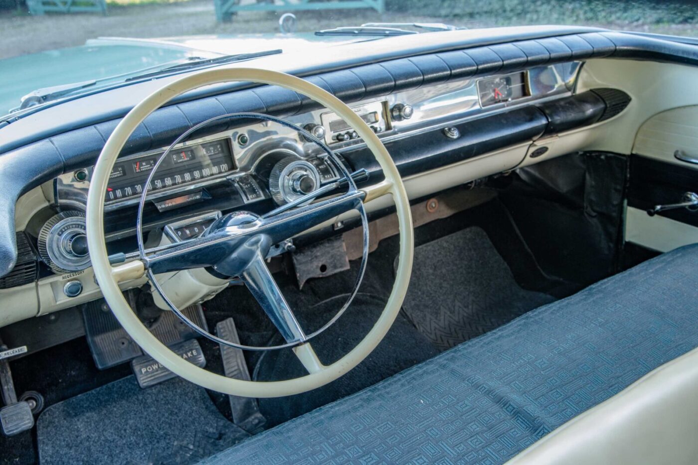 Buick Century Riviera dashboard