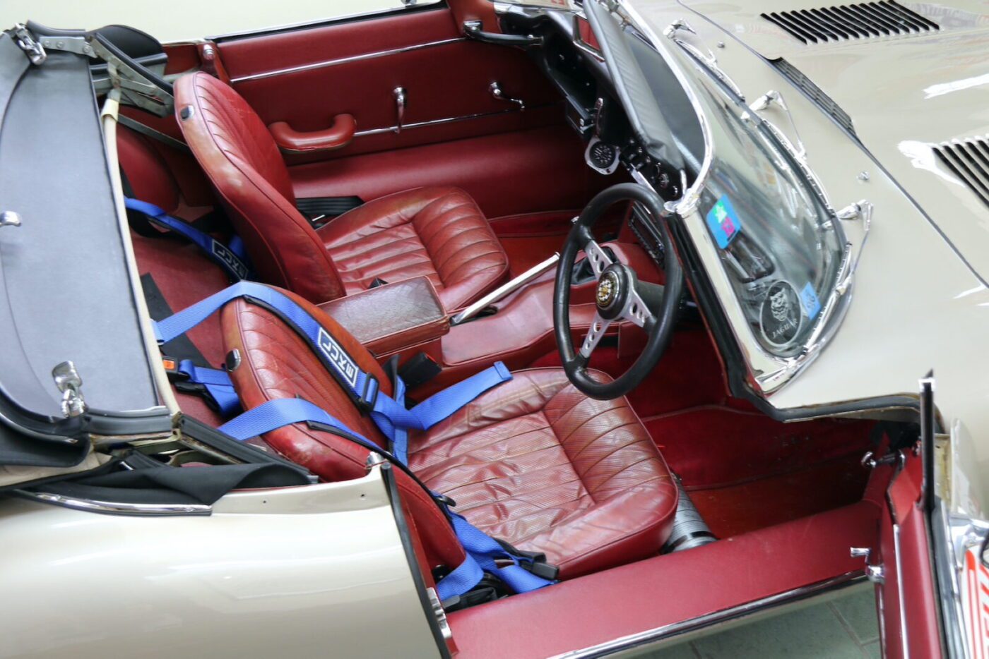 Jaguar e-Type S1.5 interior