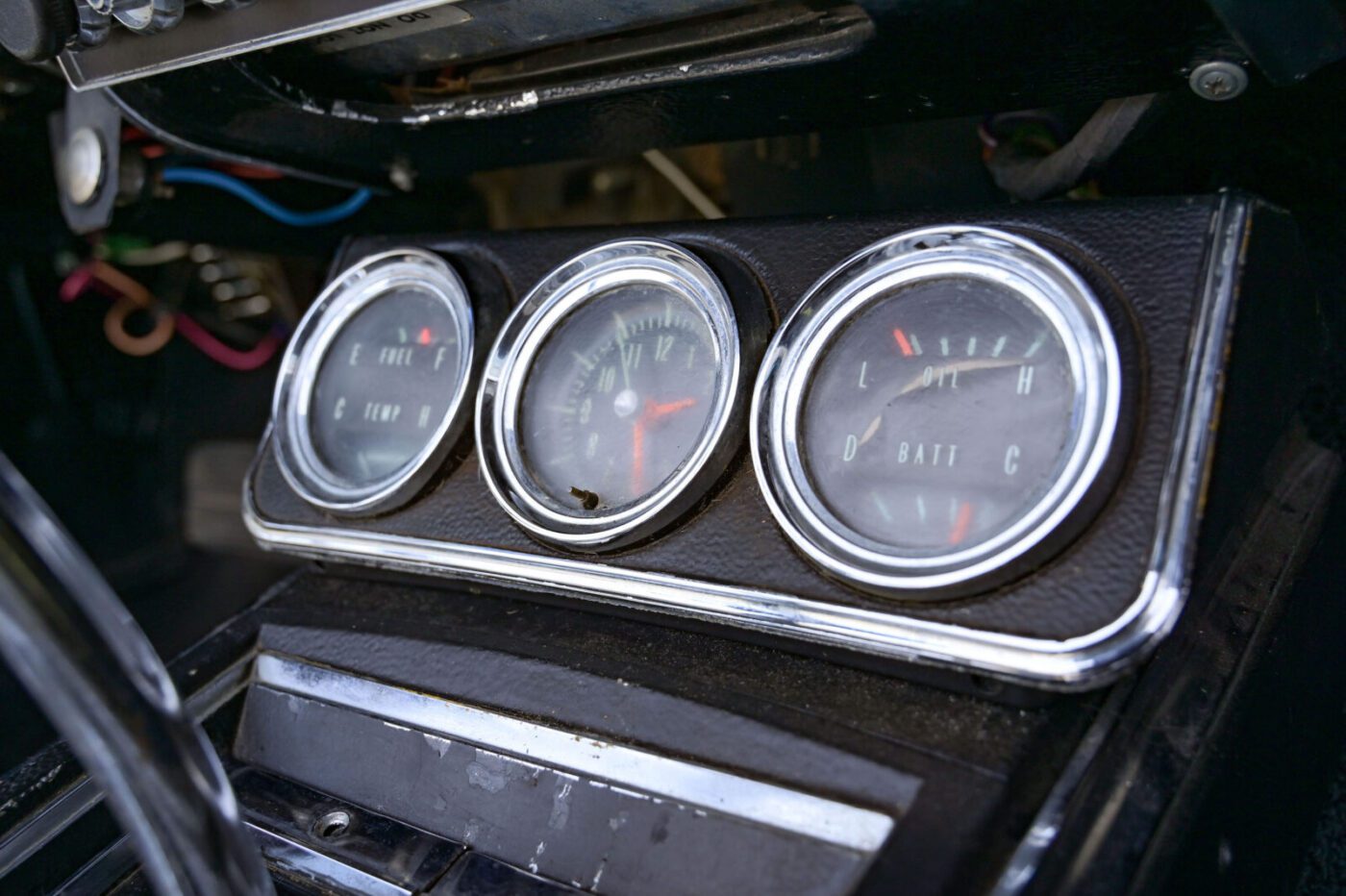 Chevrolet Camaro SS dials