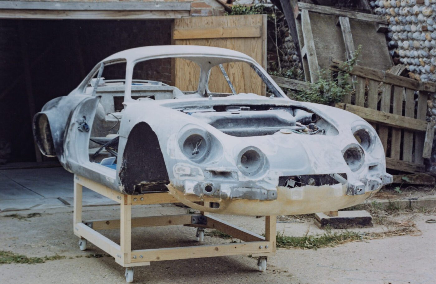Alpine A110 body restoration