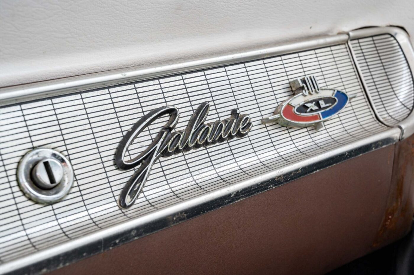 Ford Galaxie dashboard badge