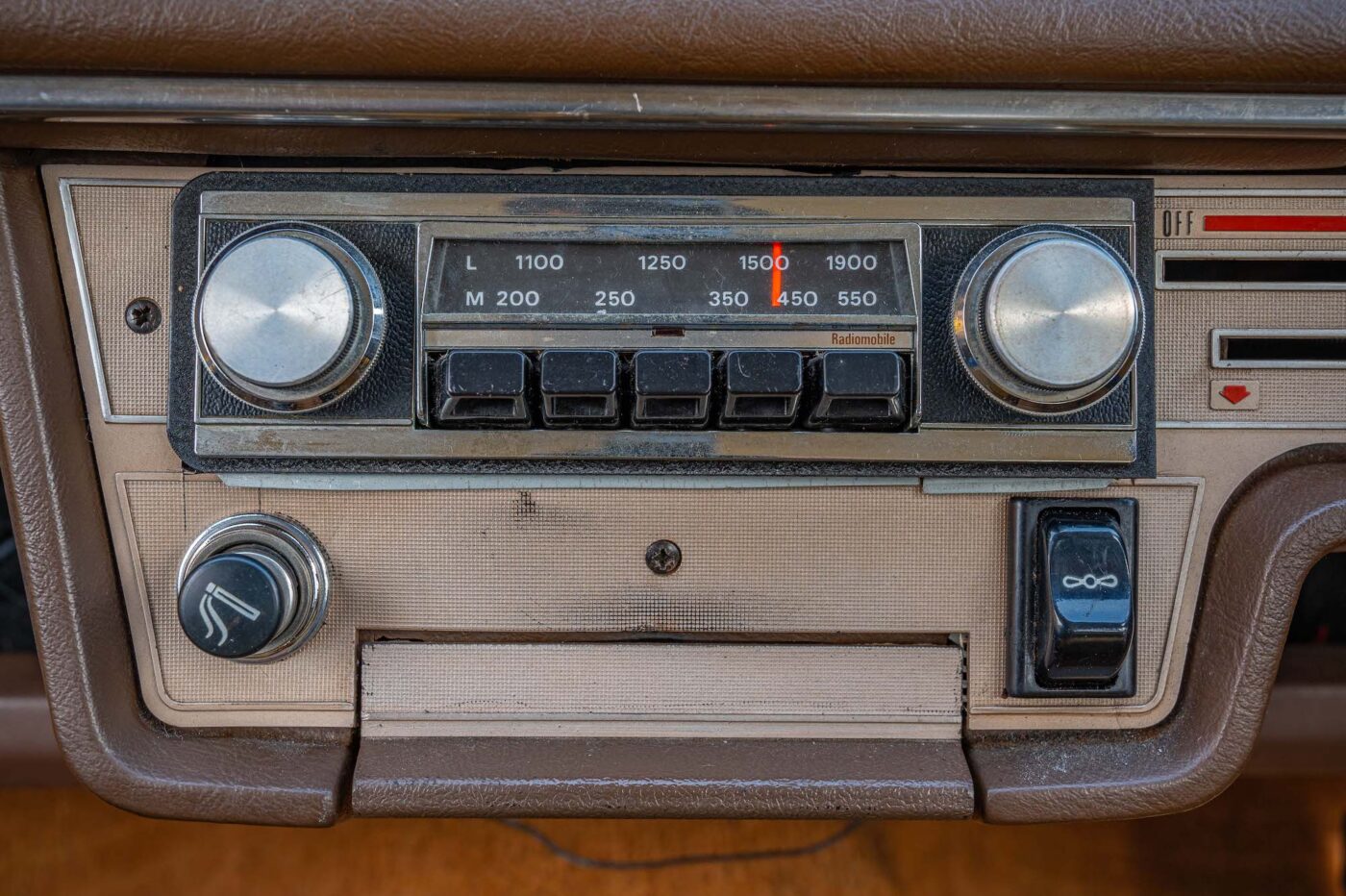 Morris Marina radio