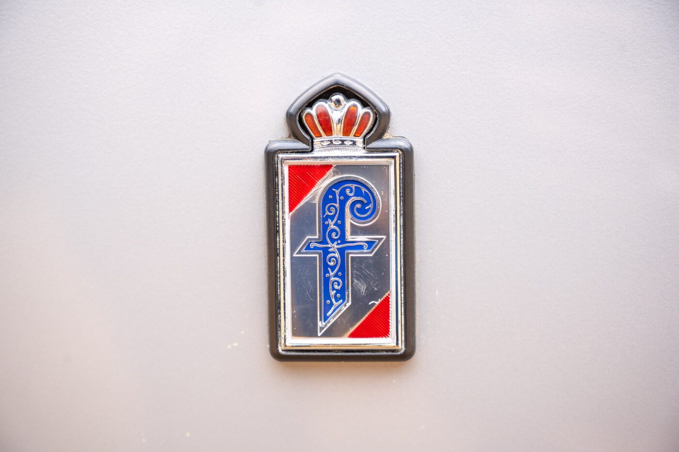 Peugeot 504 Cabriolet Pininfarina badge