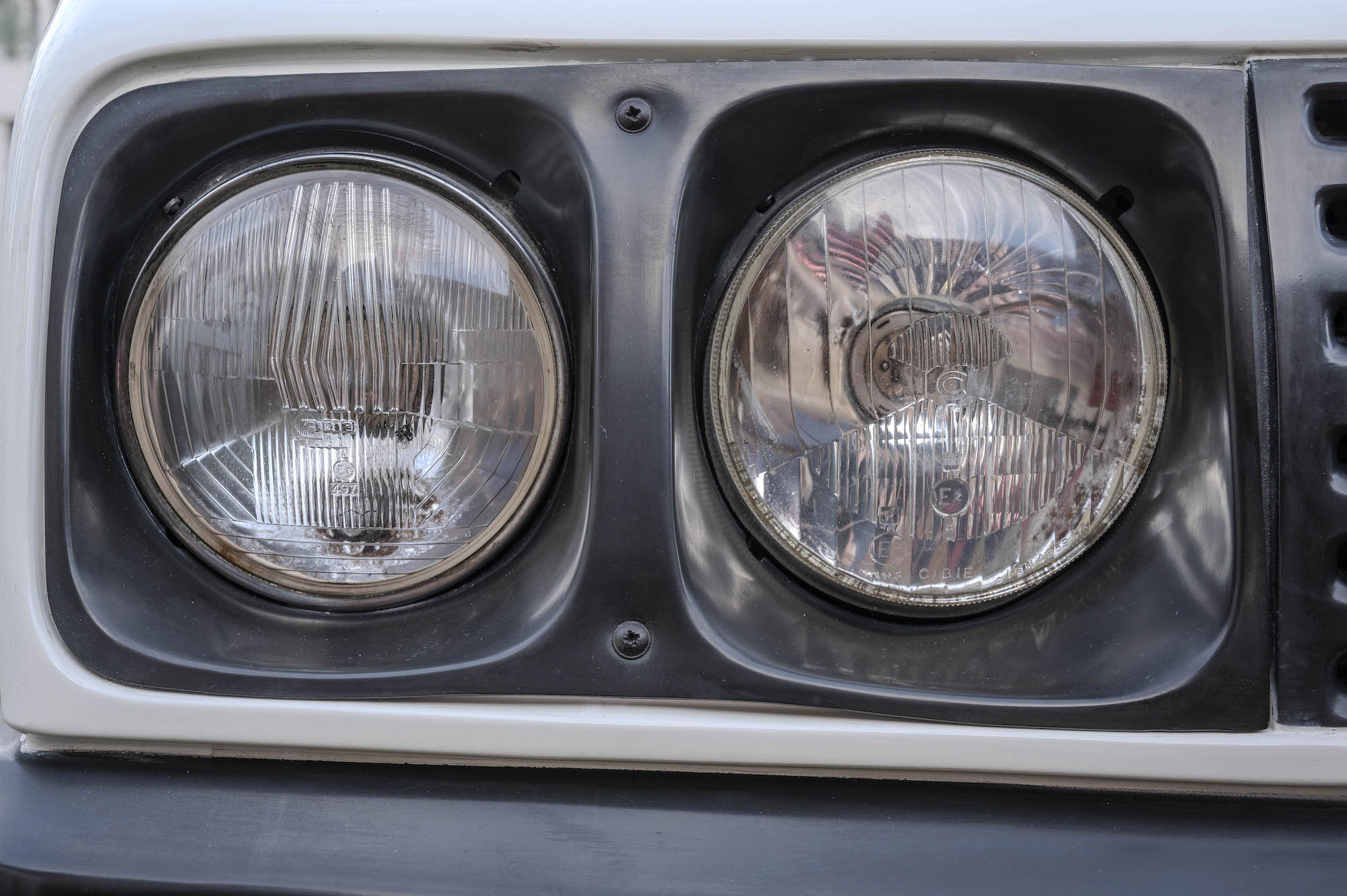 Ford Escort RS2000 headlights