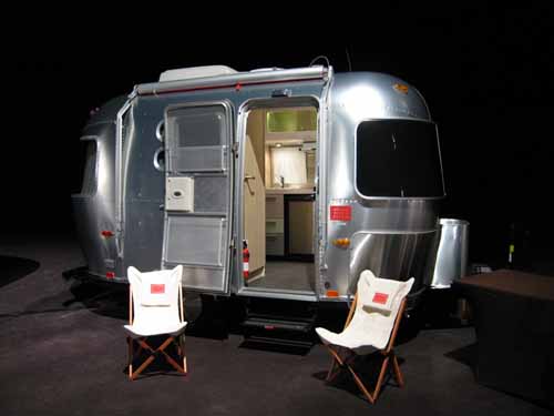 las-vegas-dwr-airstream_med las-vegas-dwr-airstream_med