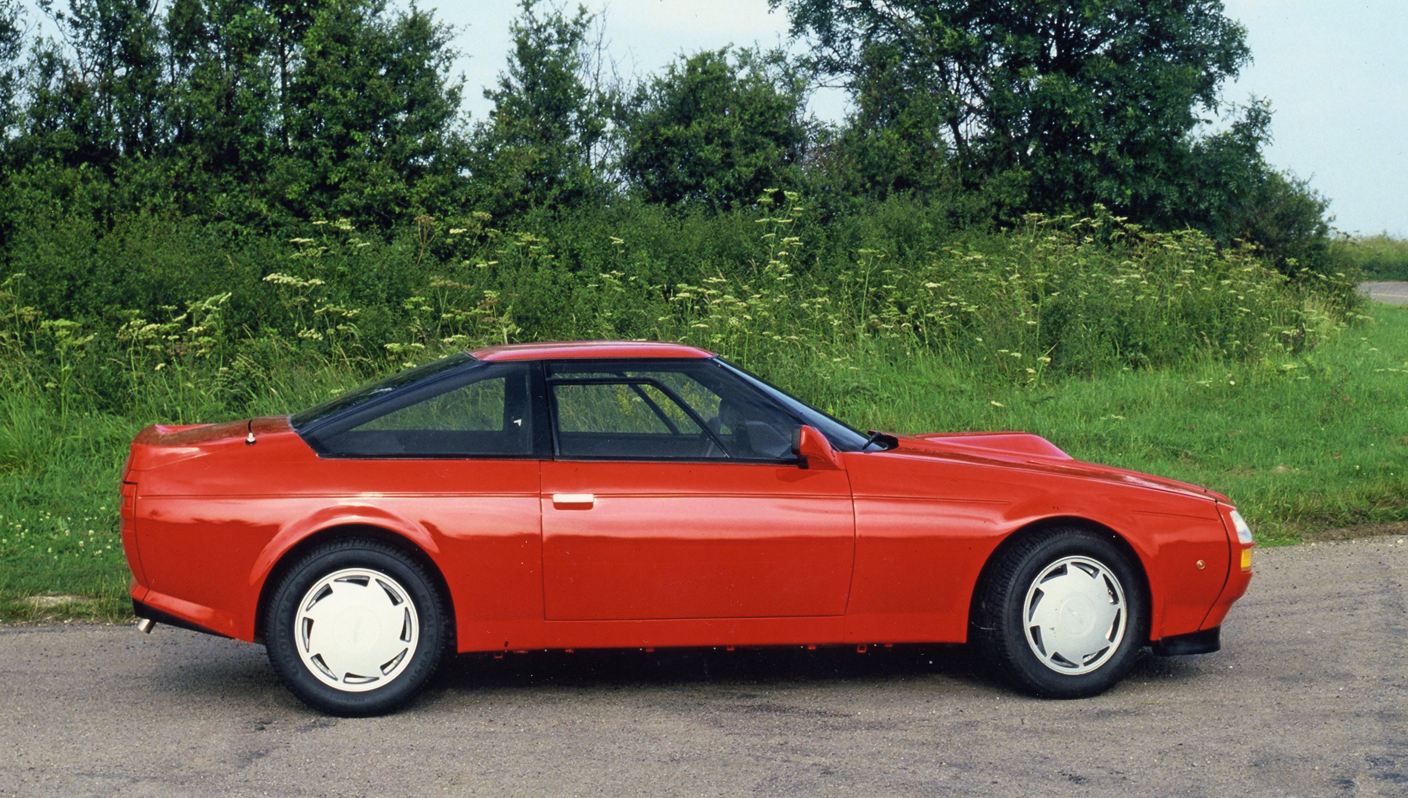 1986_Zagato_Aston-Martin_V8_Vantage_02