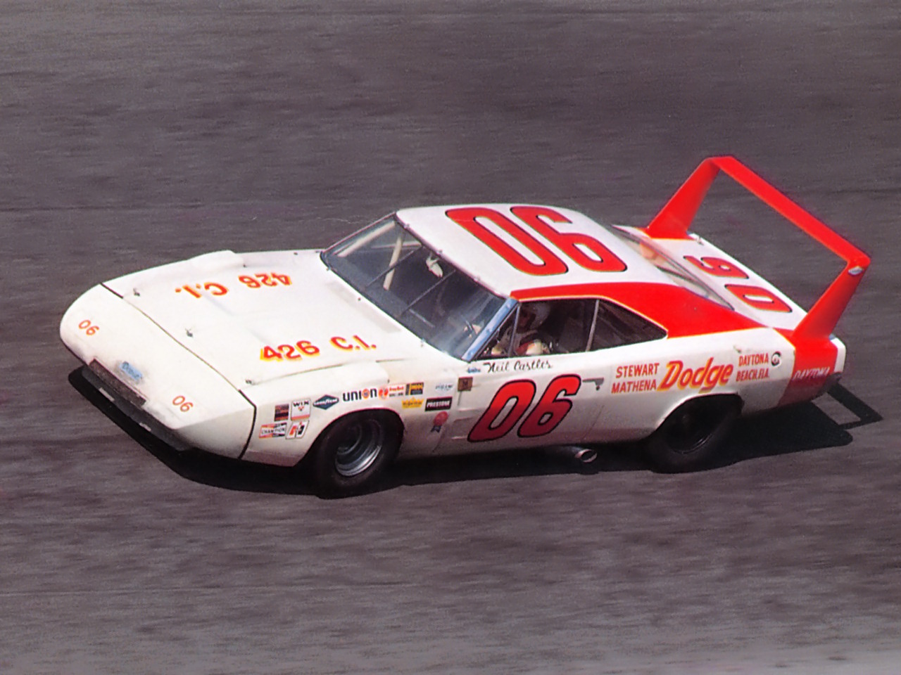 1969-Dodge-Charger-Daytona-NASCAR-Race-Car-at-Speed-Driven-by-Neil-Castles-White-_amp_-Red-fsv