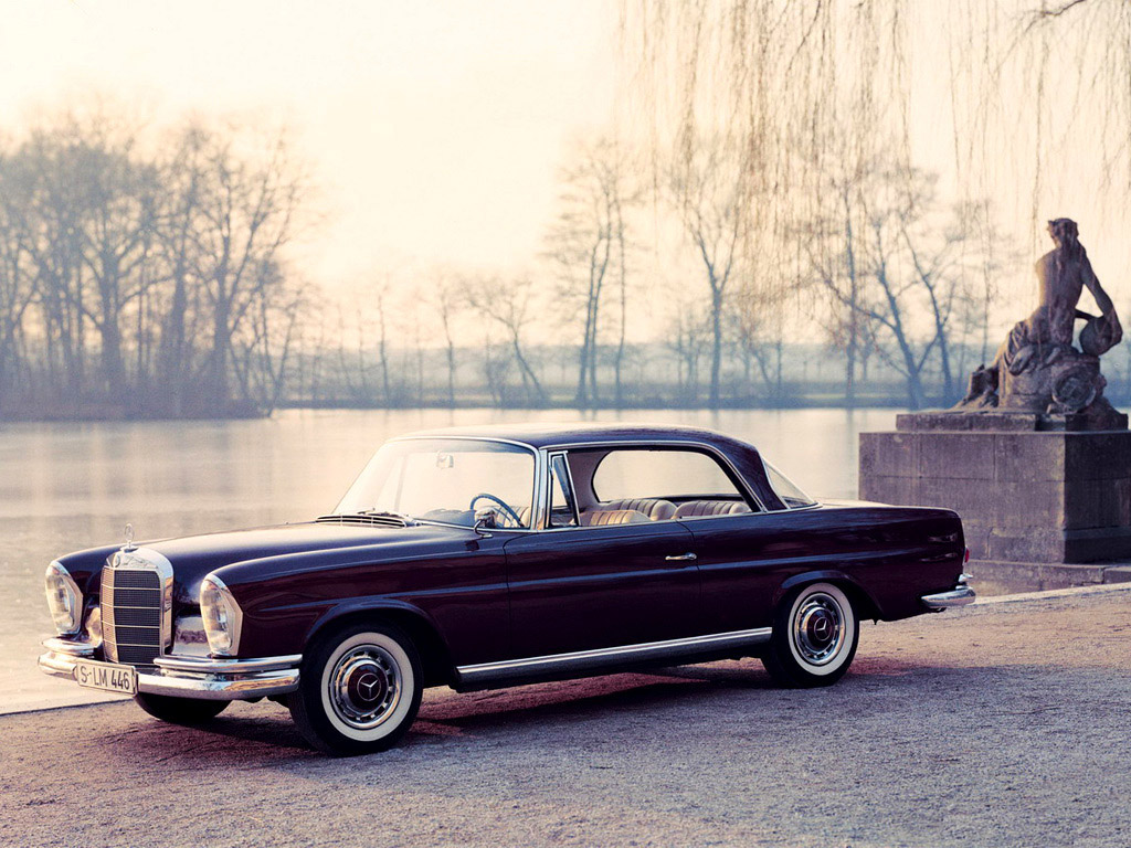 1961_Mercedes-Benz_220SE_coupé_(_W111_)_003_3367-1