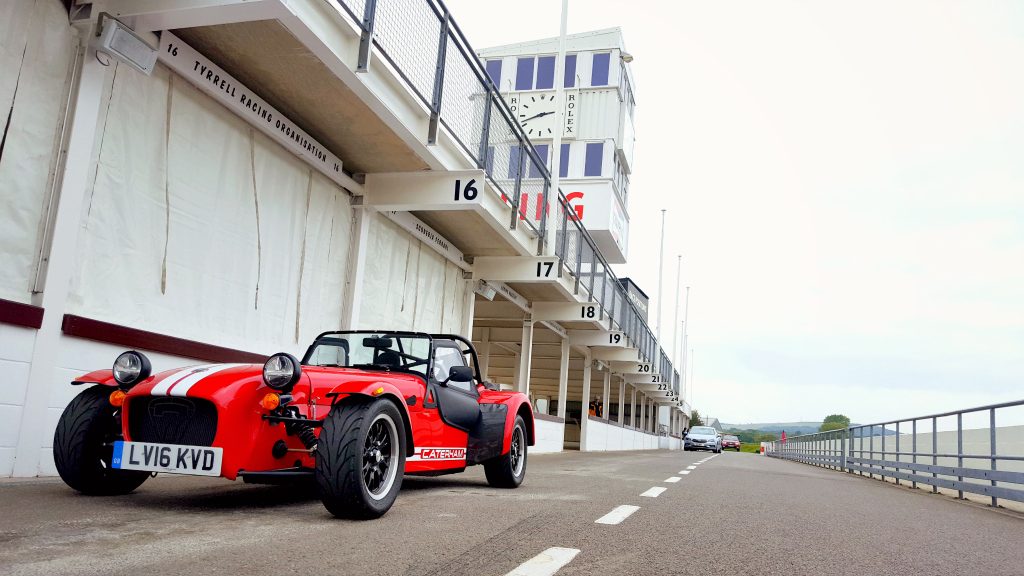 Caterham 310R pitlane