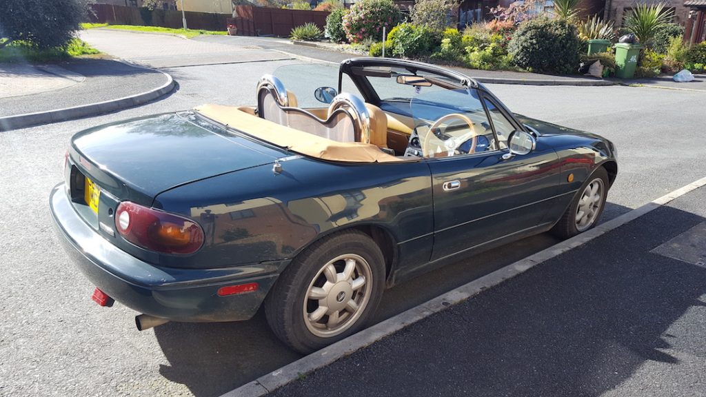 Eunos Roadster parked outside on a sunny day