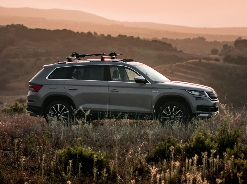 Skoda Kodiaq with mountains in background